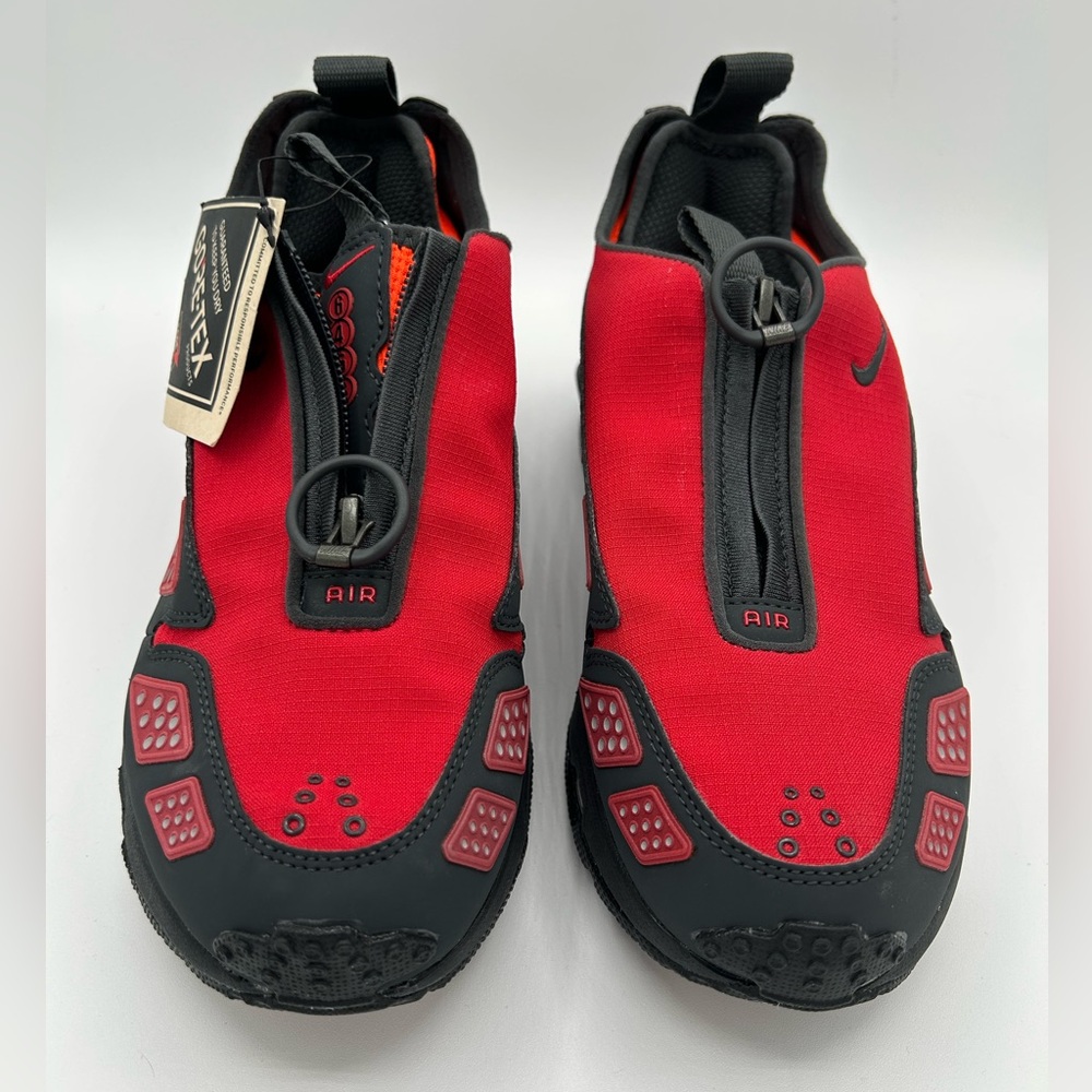 Nike Air Max Gore-Tex Red Black Sneakers Women’s 7.5 / Men’s 5 NWT hike weather
